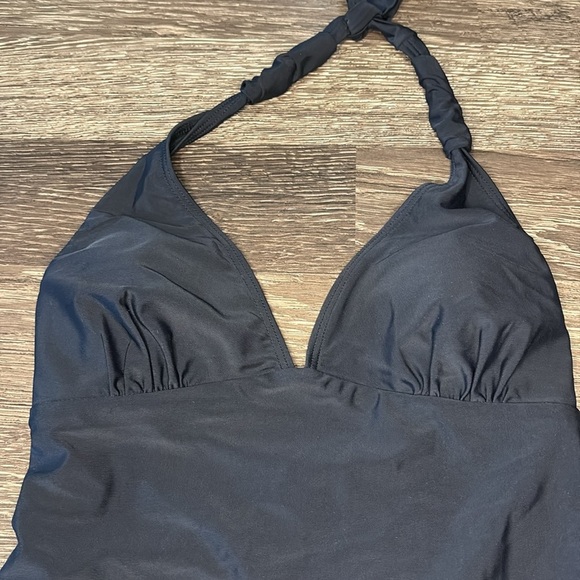 Woman’s Caribbean Sand Black Halter One-Piece Swimsuit size 8 - Picture 3 of 5